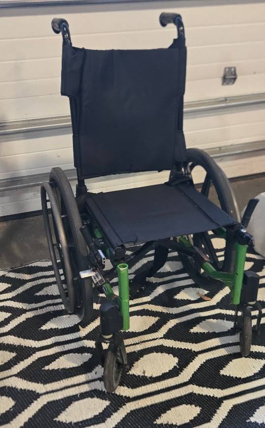 Foldable Invacare Wheelchair