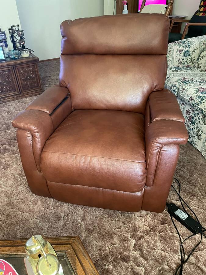 Flex Steel Brown Leather Reclinder/Lift Chair (sullivan)