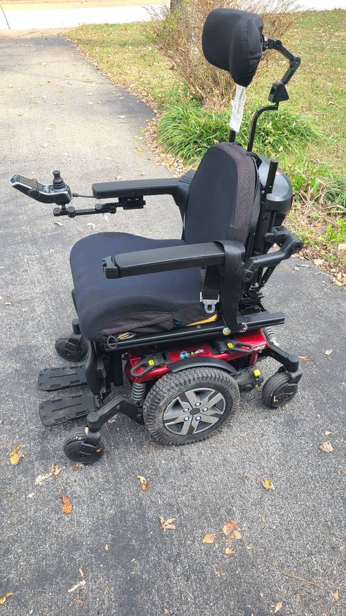 Quantum Q6 Edge Power Wheelchair