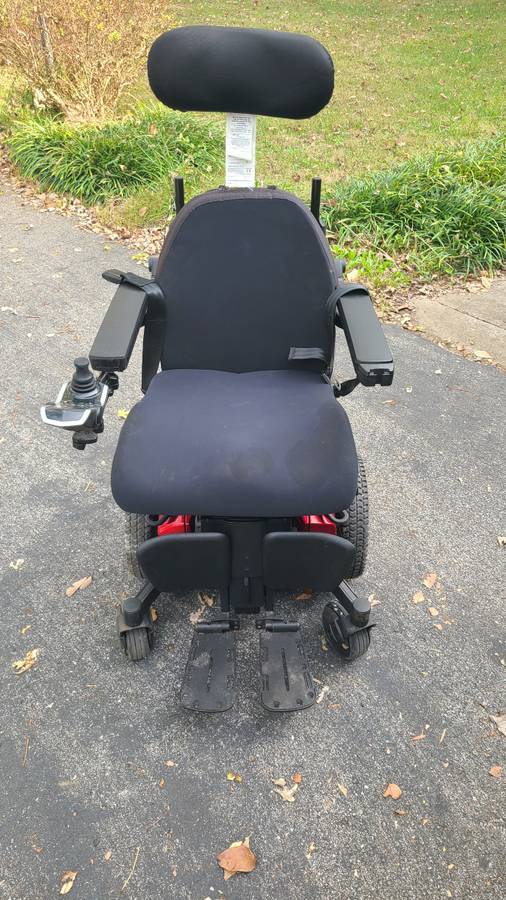 Quantum Q6 Edge Power Wheelchair