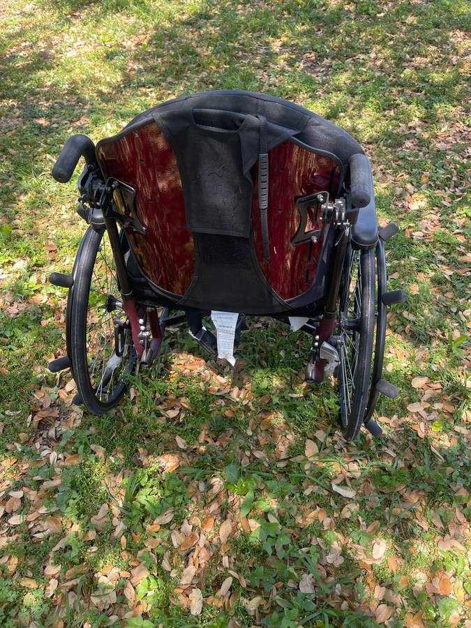 Quickie #2 Very nice high quality handicap wheelchair