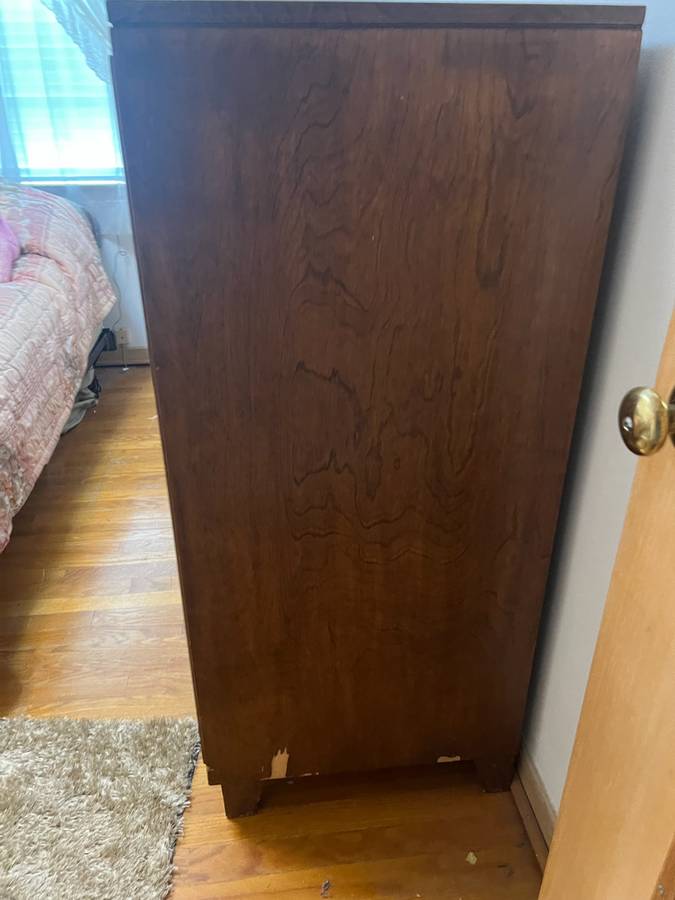 DRESSER