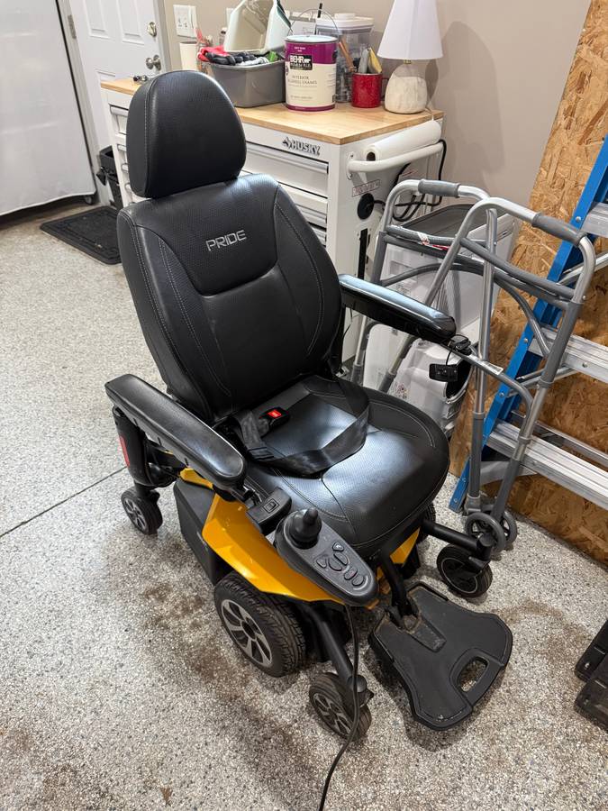 Power/ Electric Wheelchair