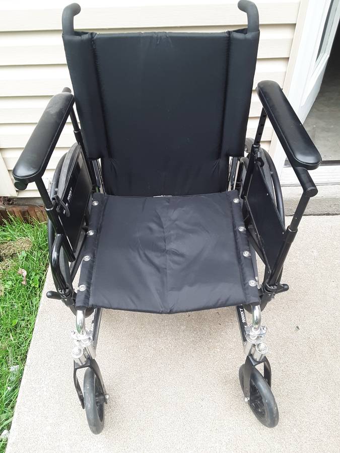 Invacare 9000XT 9000 Series wheelchair - St. Louis