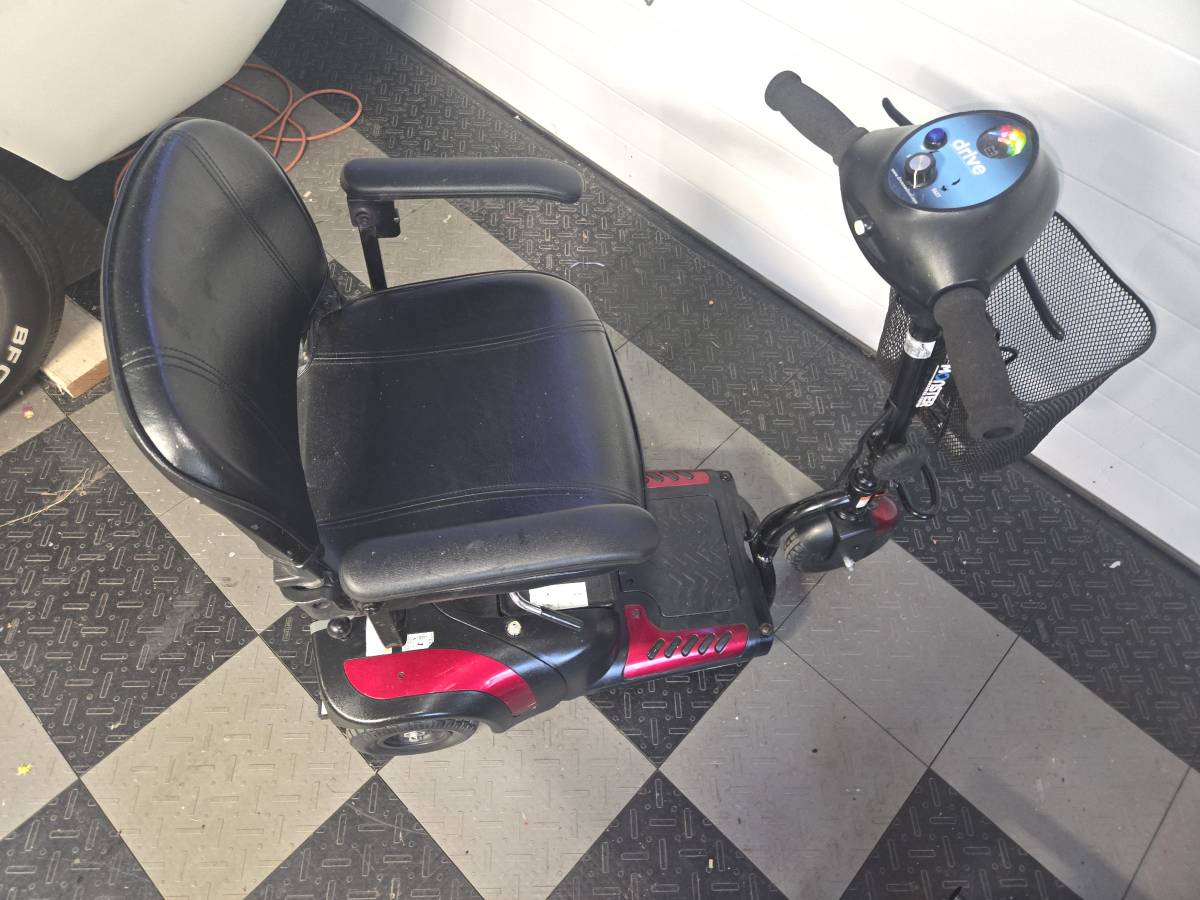Drive Medical Phoenix Heavy Duty 3-Wheel Power Scooter