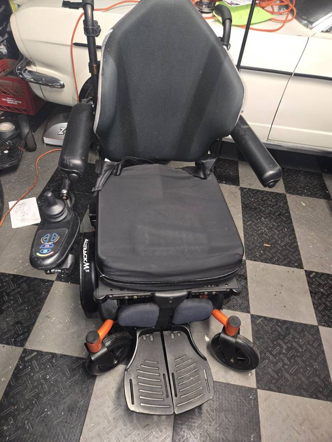 Drive Medical Phoenix Heavy Duty 3-Wheel Power Scooter