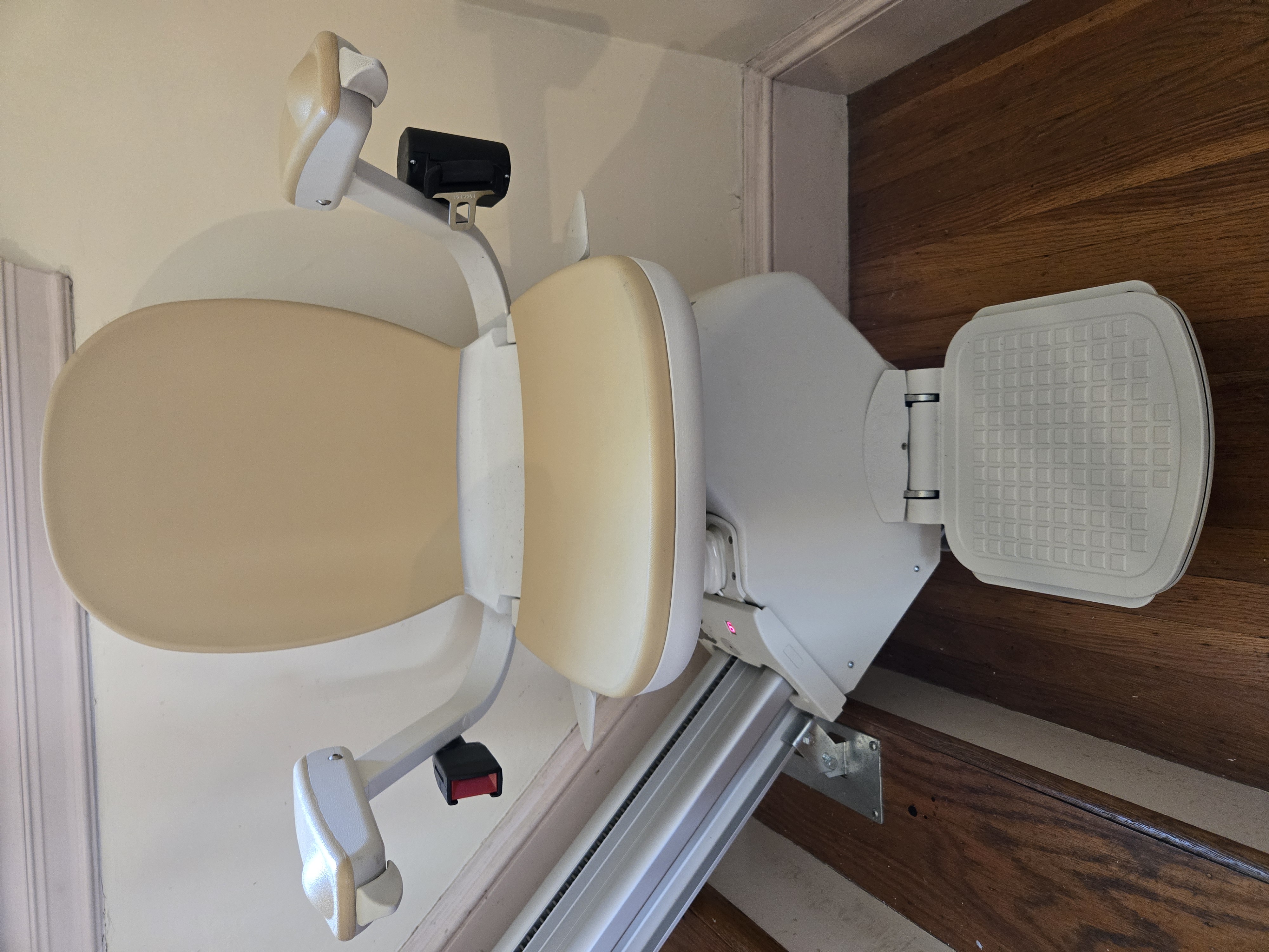 Acorn SuperGlide 130 T700 Strait StairLift - Used, great condition - Andover, MA