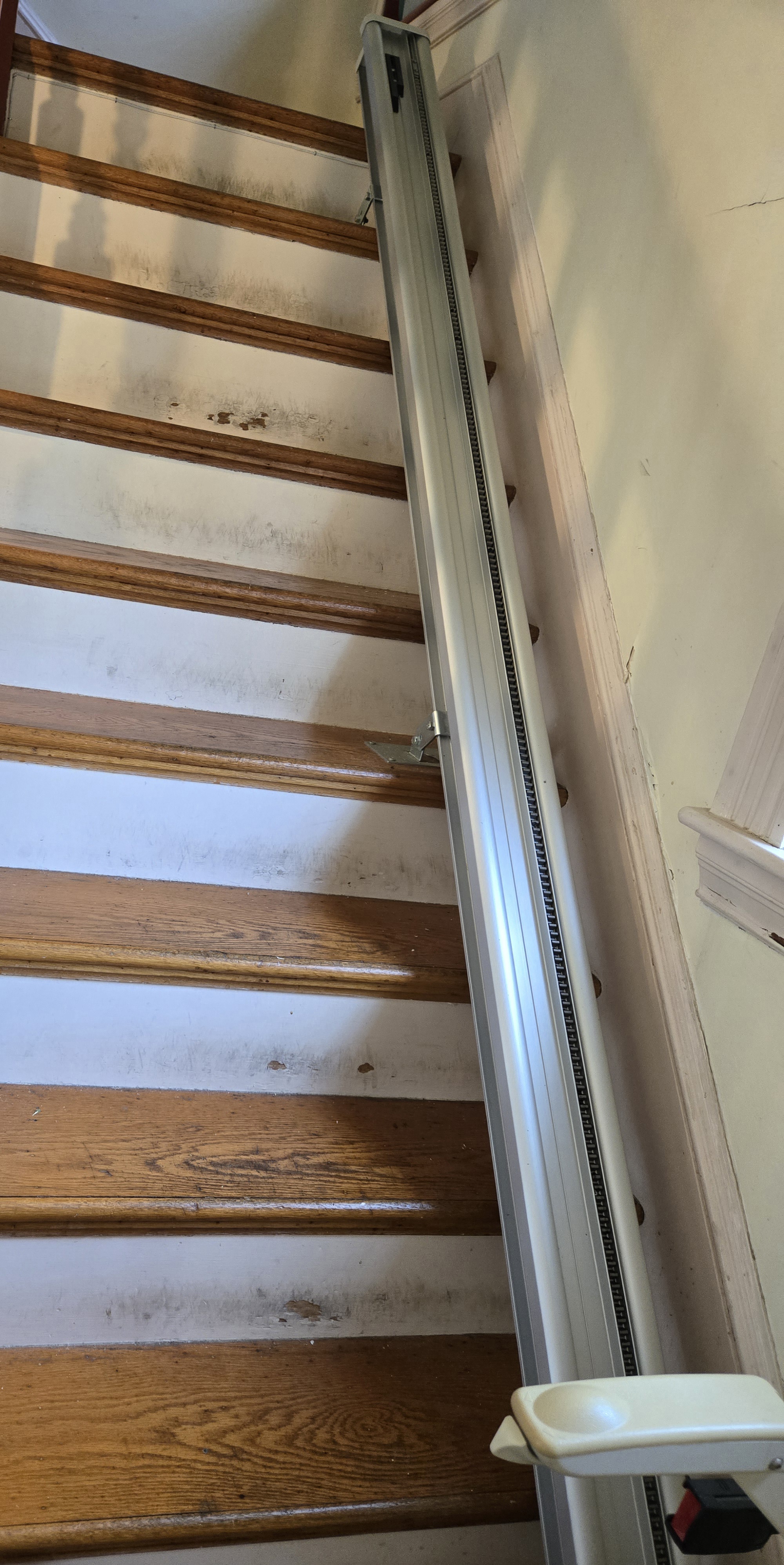 Acorn SuperGlide 130 T700 Strait StairLift - Used, great condition - Andover, MA
