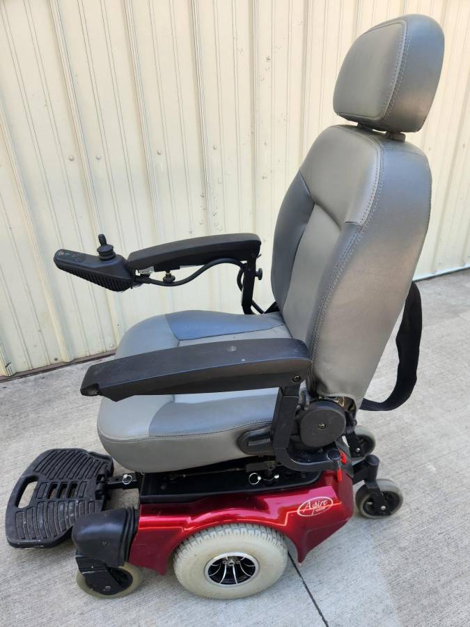 Quickie Aspire electric scooter wheelchair power chair
