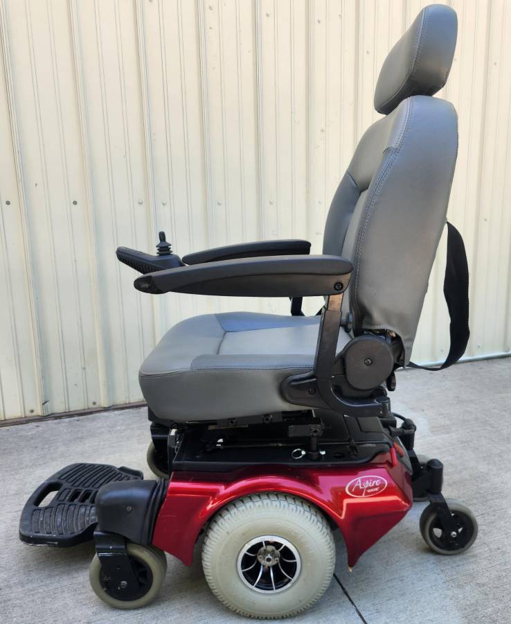 Quickie Aspire electric scooter wheelchair power chair