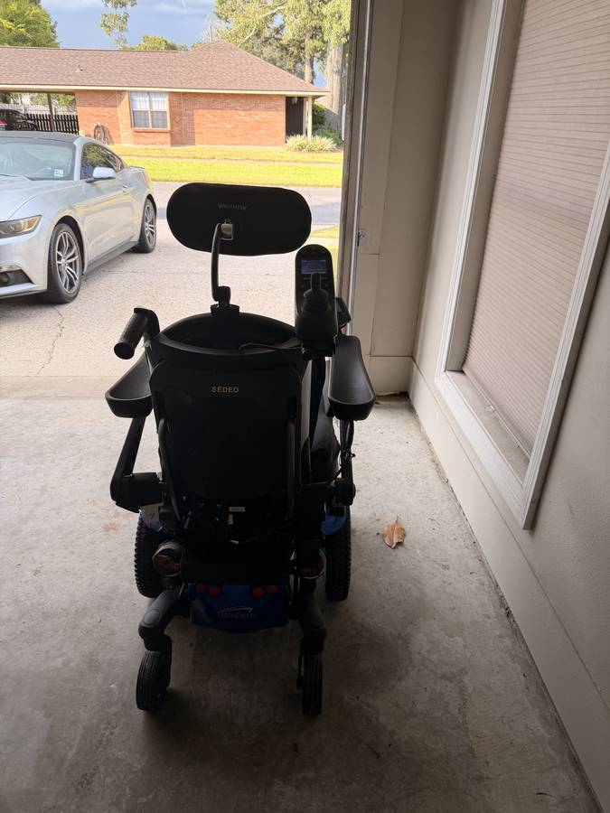 Quickie Sedeo Pro Q700M Power Wheelchair