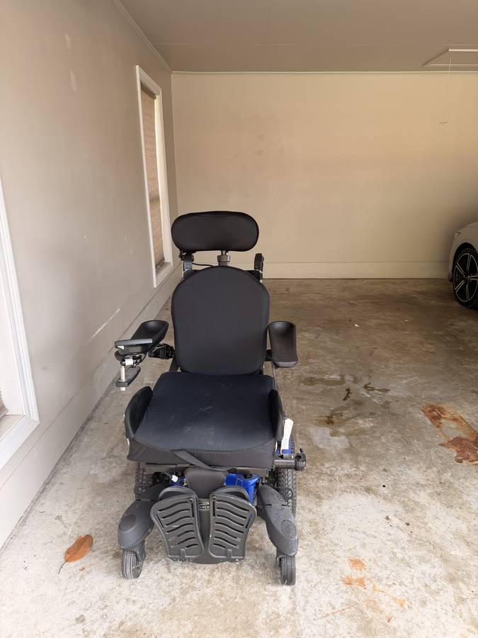 Quickie Sedeo Pro Q700M Power Wheelchair