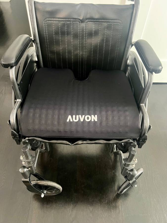 Foldable wheelchair 17” Seat