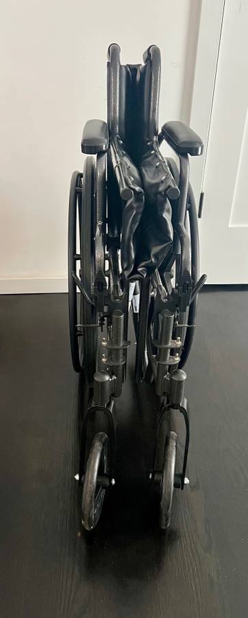 Foldable wheelchair 17” Seat