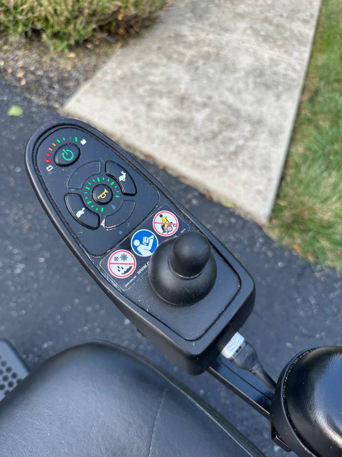 Jazzy Elite HD Power Scooter / wheelchair