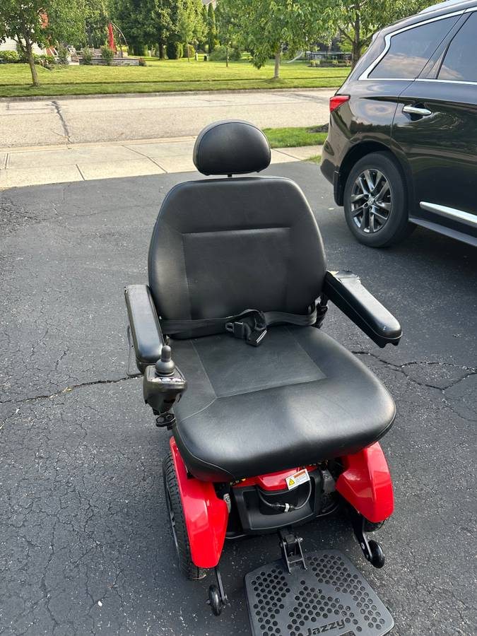 Jazzy Elite HD Power Scooter / wheelchair