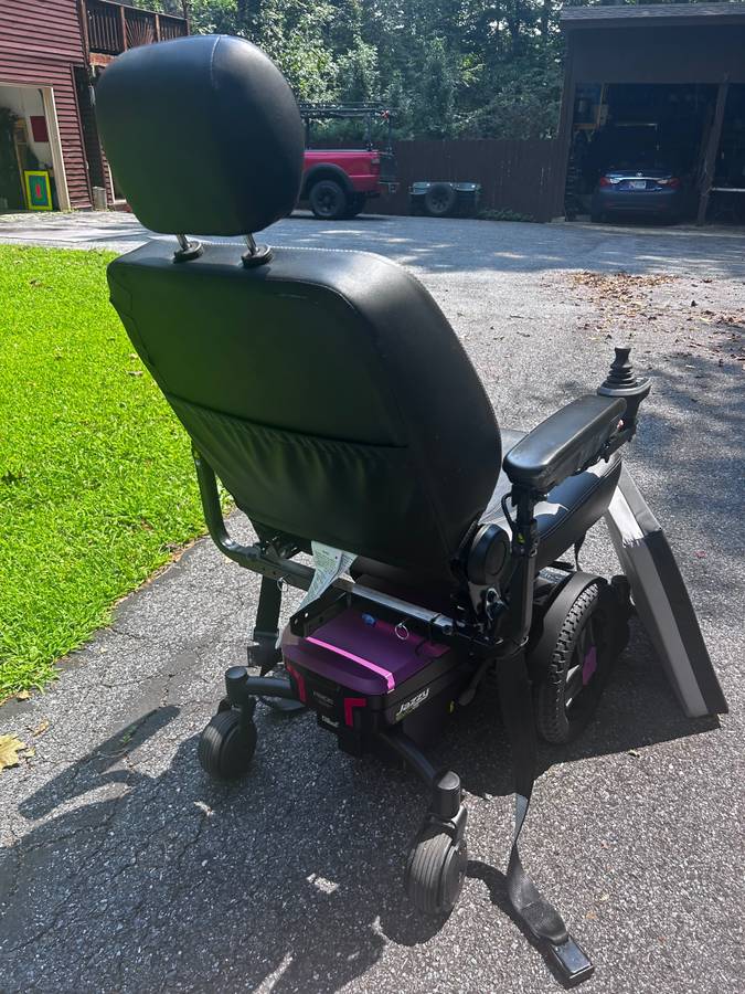 Electric wheelchair