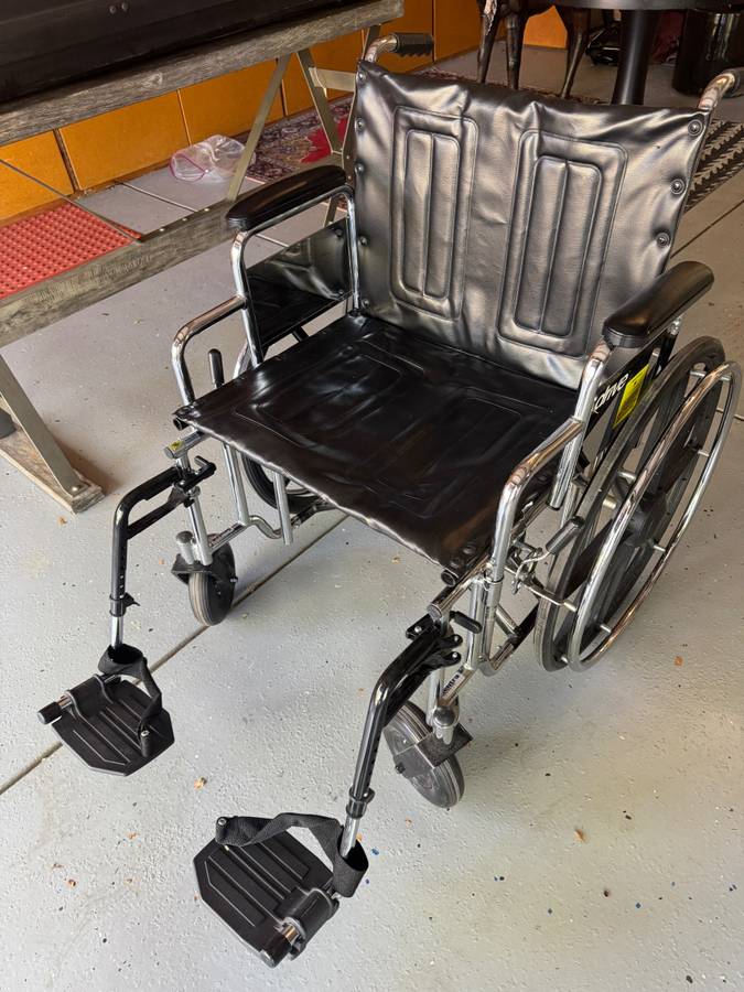Large folding wheelchair