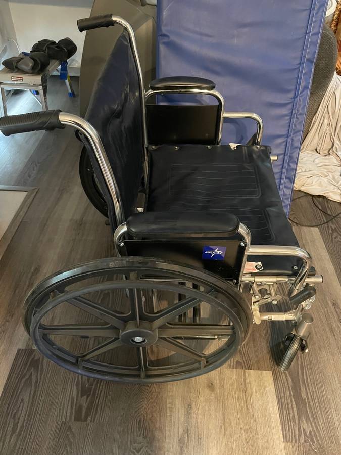 Medline excel extra wide wheelchair like new
