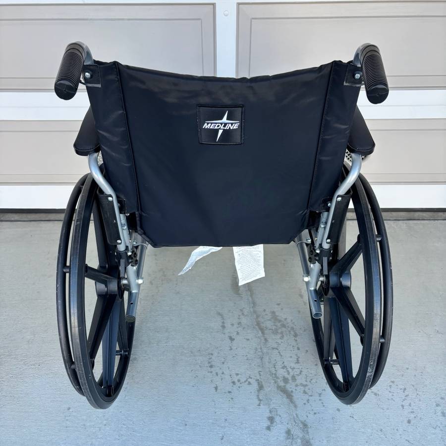 Medline Foldable wheelchair with seat cushion