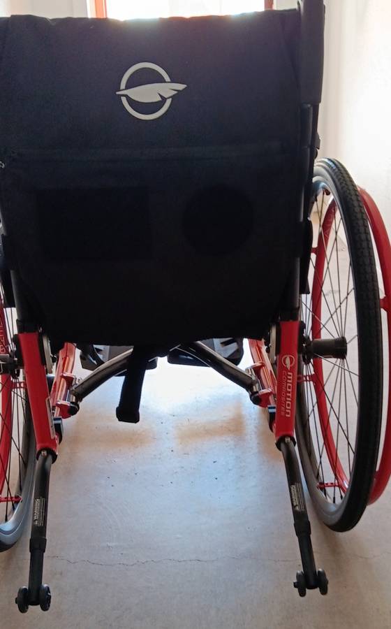 Nearly new, extremely clean aluminum wheelchair