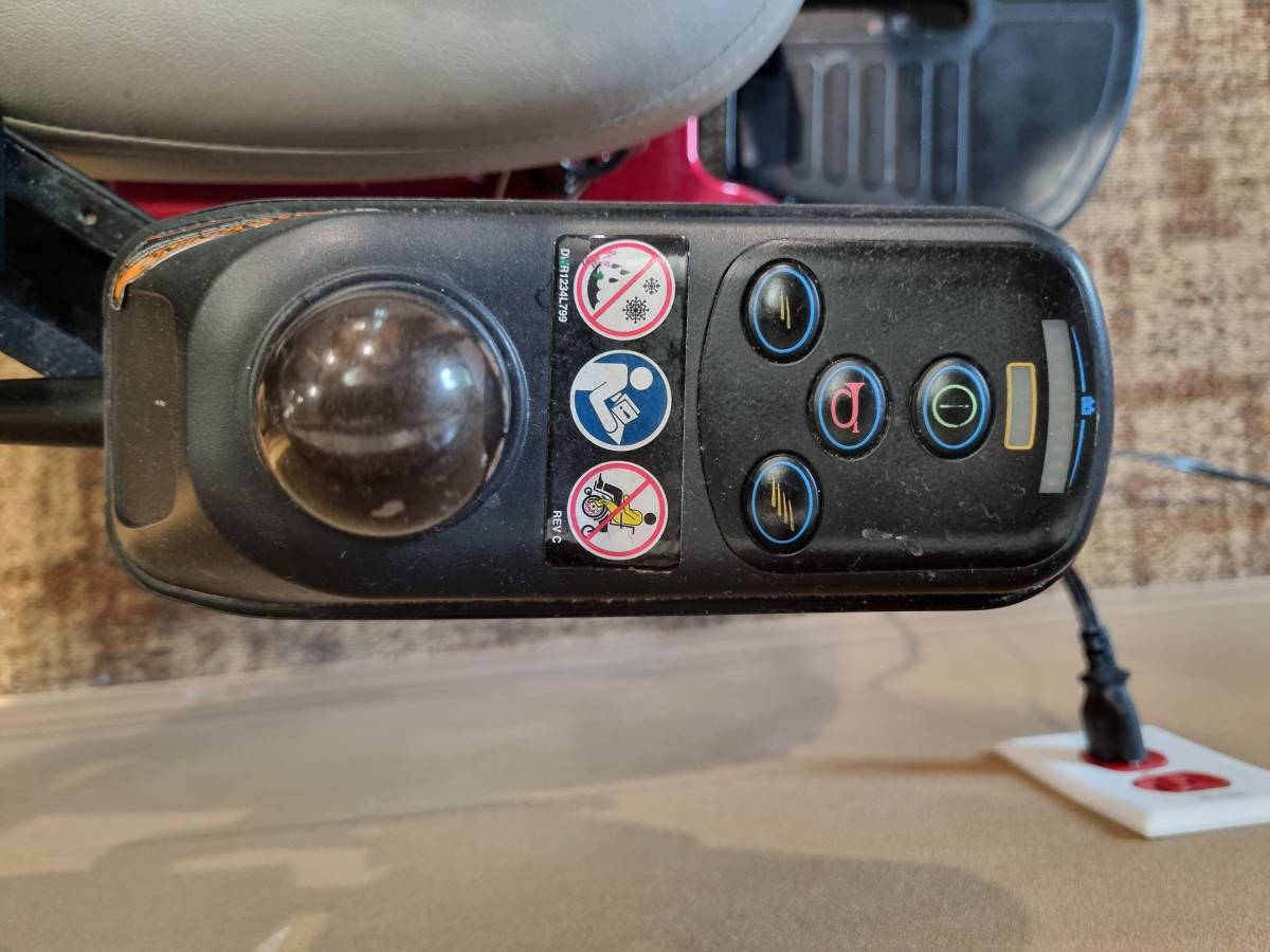 Mobility Scooter for the Elderly -- Heavy Duty