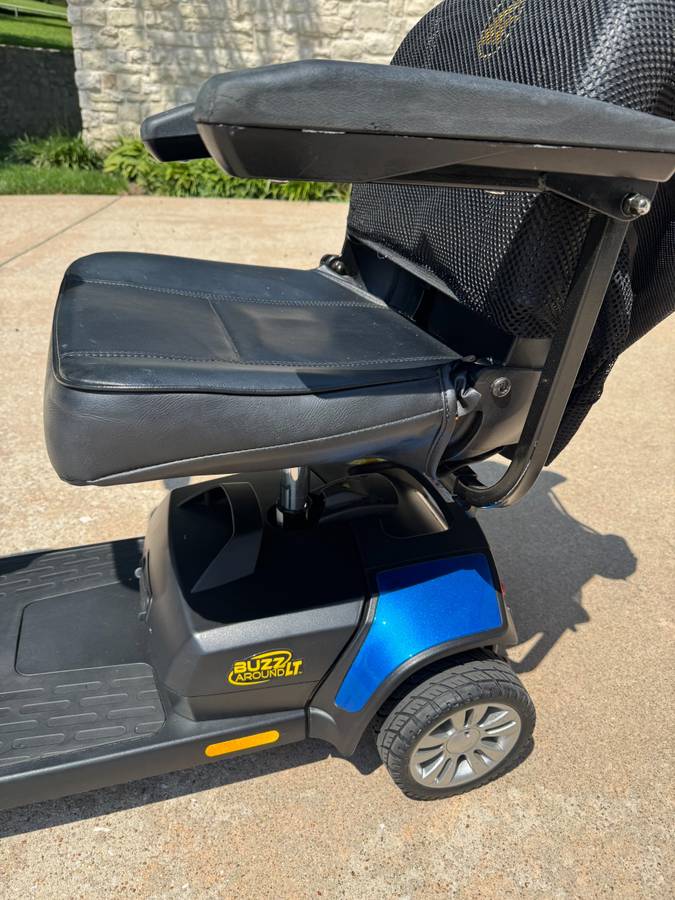 Golden Tech Buzzaround LT3 Wheel Mobility Scooter