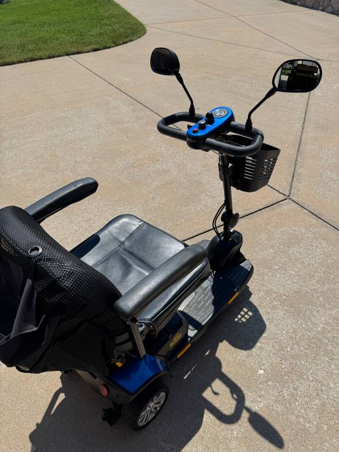 Golden Tech Buzzaround LT3 Wheel Mobility Scooter
