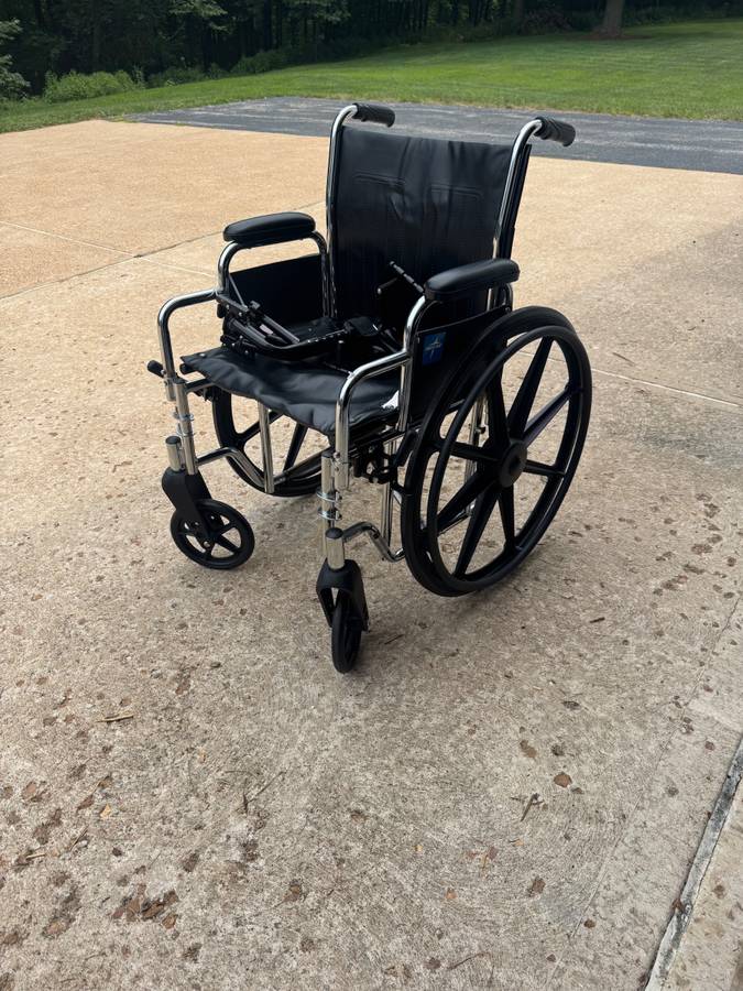 NEW Medline Wheelchair - Excel 2000