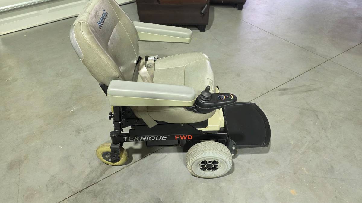 Mobility scooter electric wheelchair wheelchair chair Hoveround