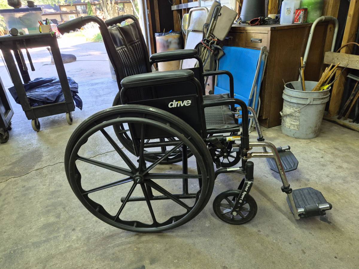 Drive wheelchair