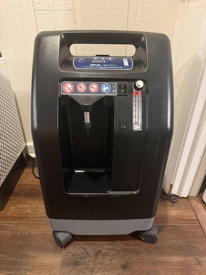 REDUCED - DeVilbiss 10 Liter Oxygen Concentrator