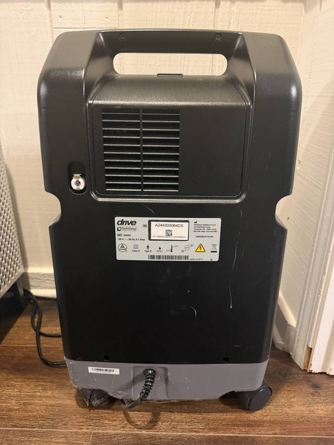 REDUCED - DeVilbiss 10 Liter Oxygen Concentrator