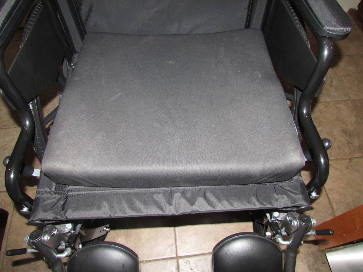 Wheelchair,Drive, 20", Footrests/Legrests
