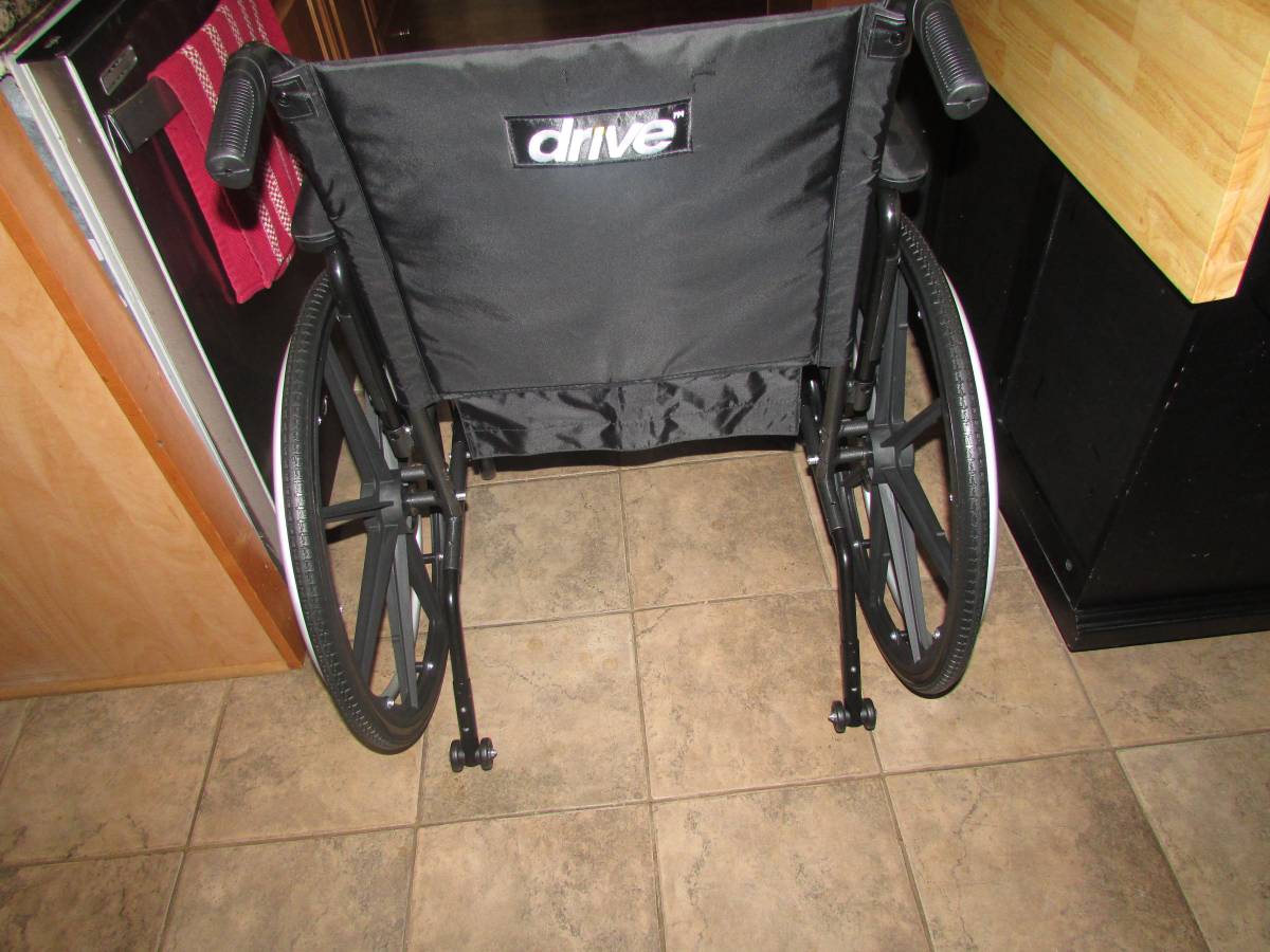 Wheelchair,Drive, 20", Footrests/Legrests