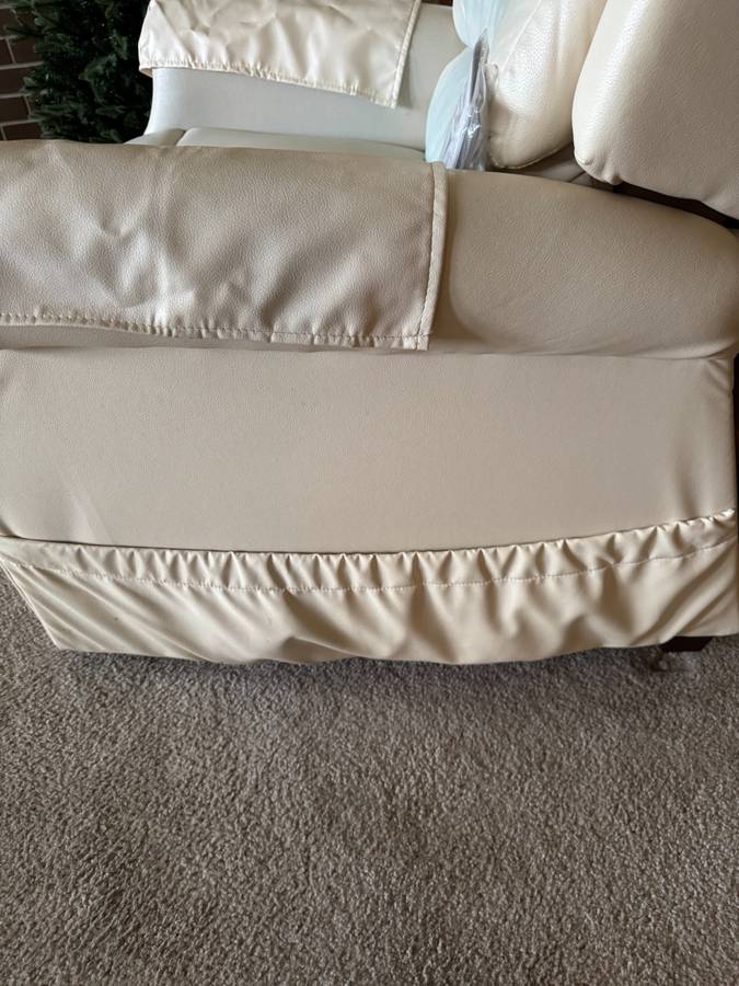 LARGE LEATHER LIFT/RECLINER CHAIR -  (Tacoma West End)