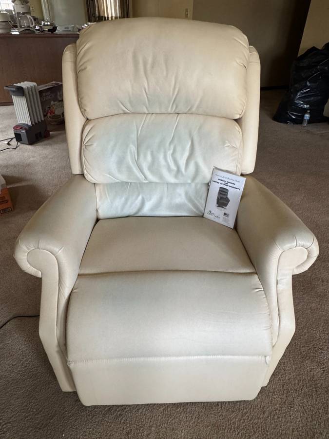 LARGE LEATHER LIFT/RECLINER CHAIR -  (Tacoma West End)