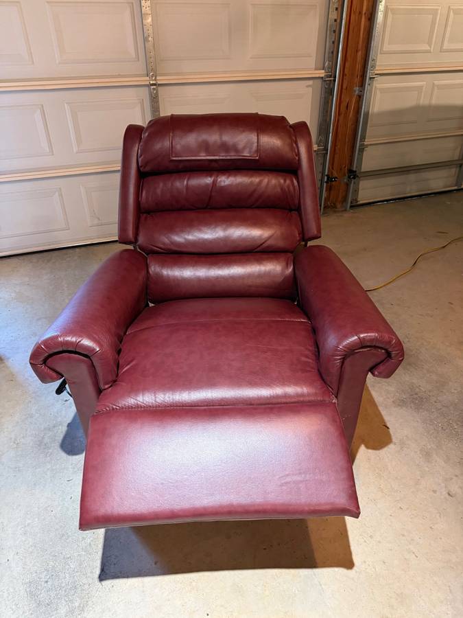 Power lift recliner