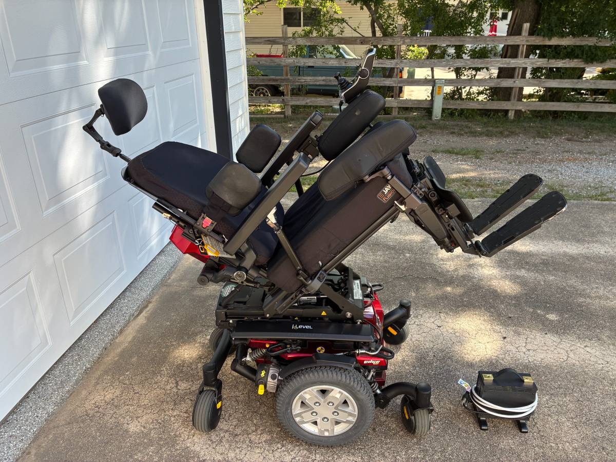 2023 Quantum Edge # Power Wheelchair