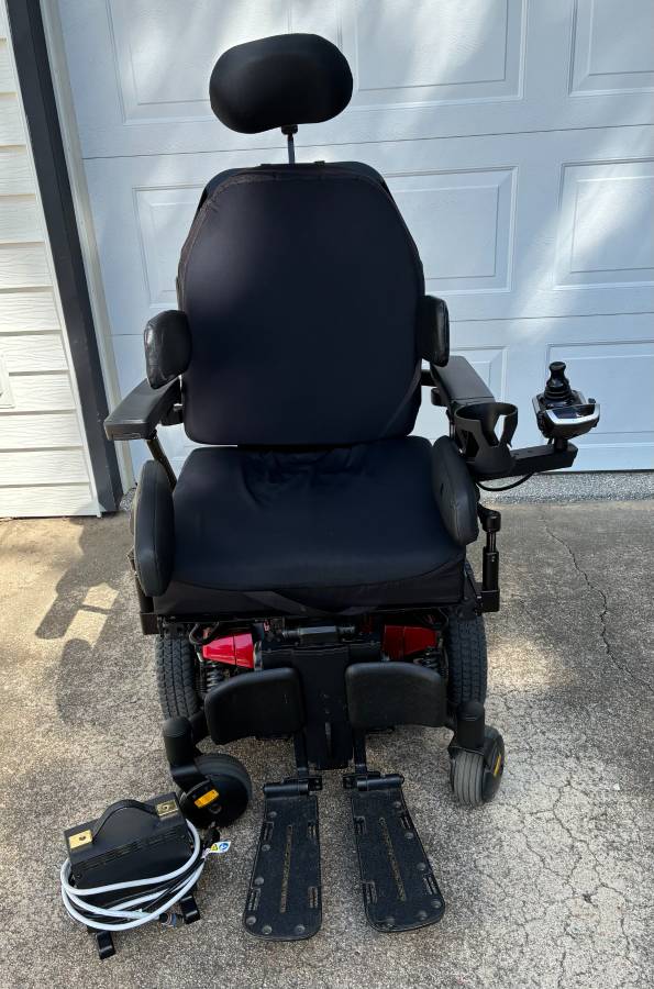 2023 Quantum Edge # Power Wheelchair
